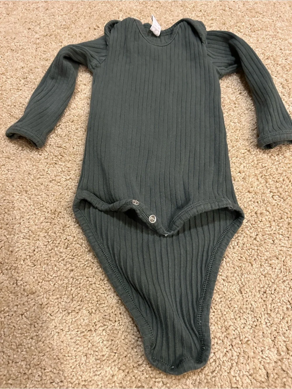 kate quinn Ribbed Long-Sleeve One-Piece Bodysuit in Olive Green. 0-3 months